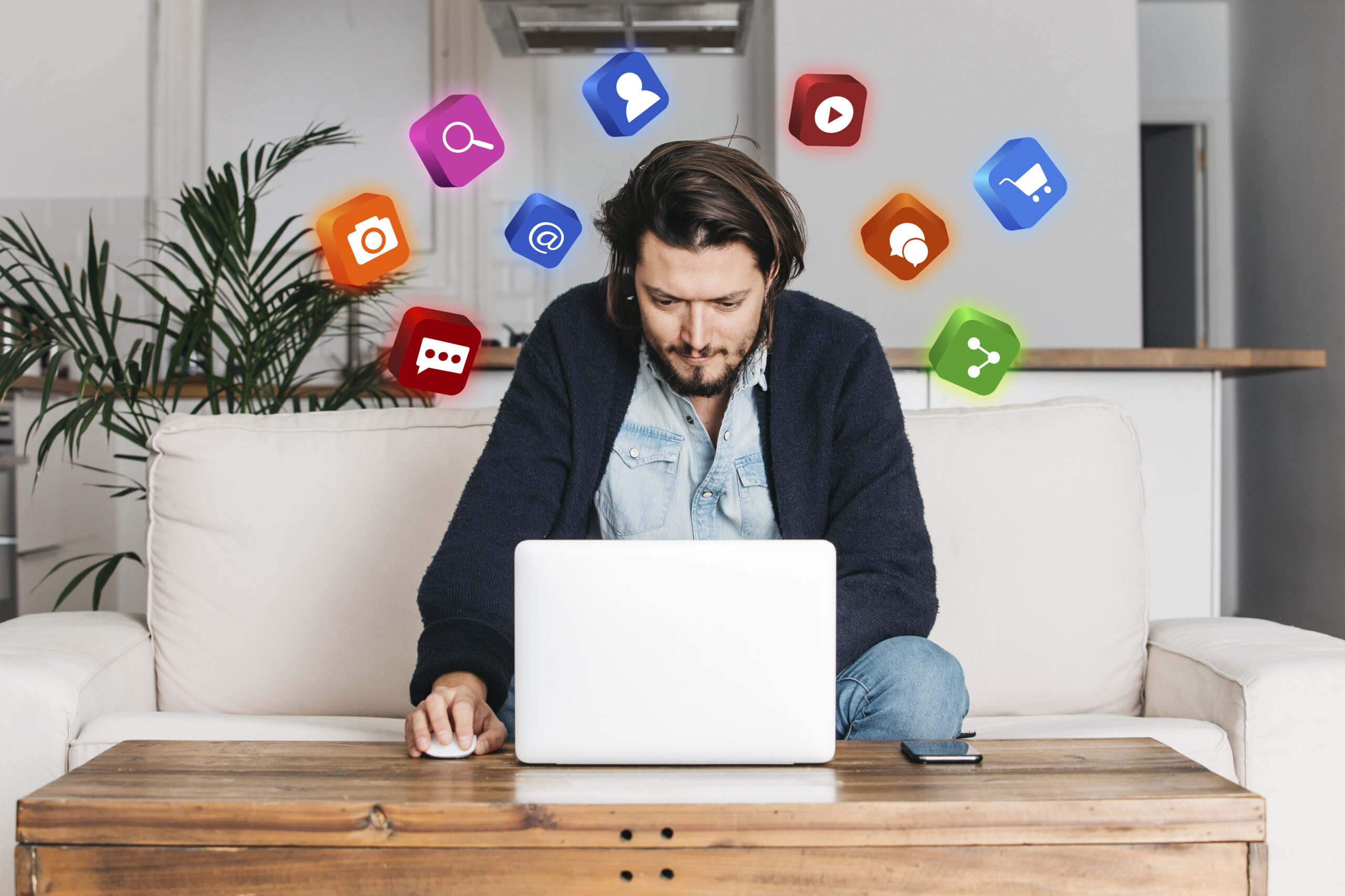 concept-de-marketing-des-medias-sociaux-pour-le-marketing-avec-des-applications Comment recruter un community manager ?